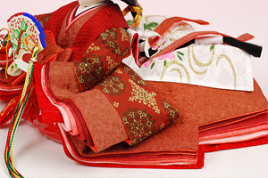 ���R���@������